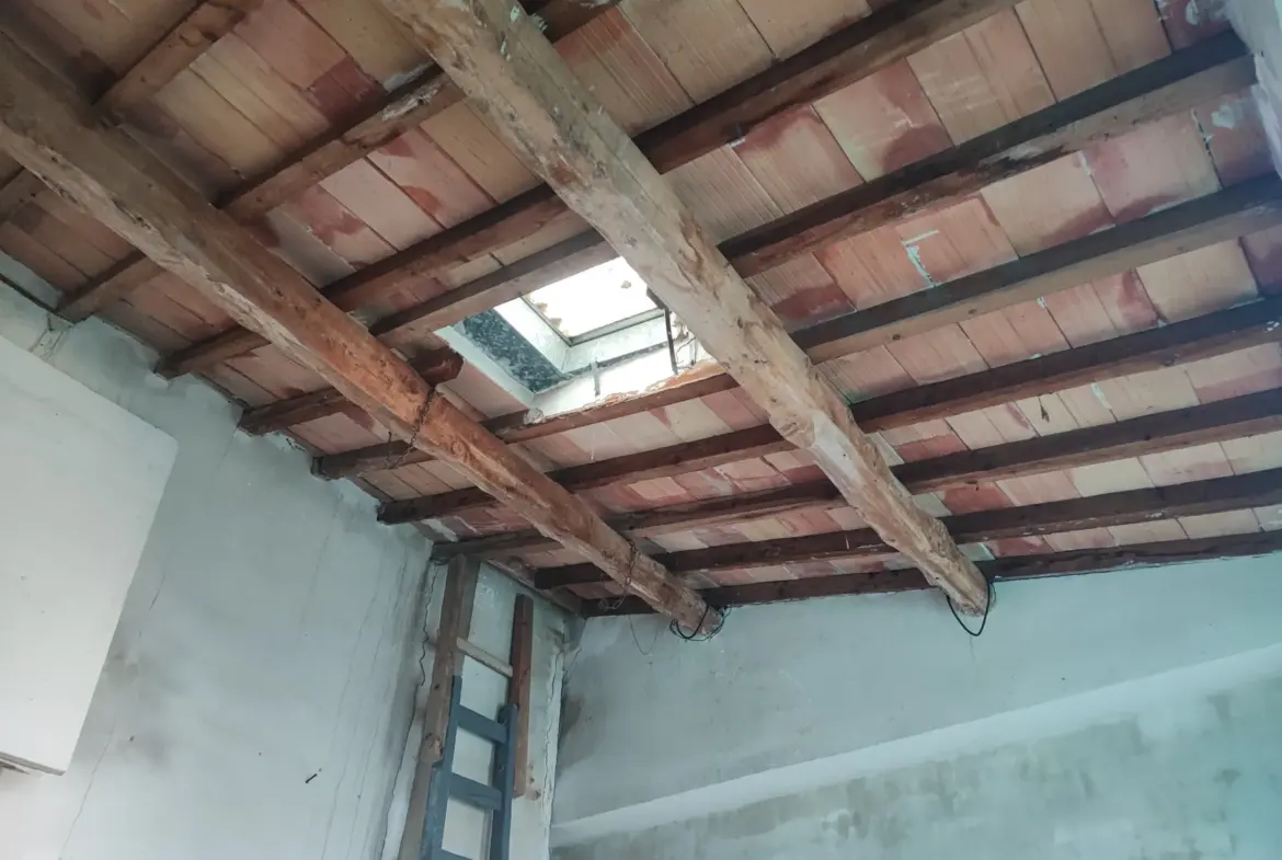 Maison de village à vendre avec potentiel de rénovation 