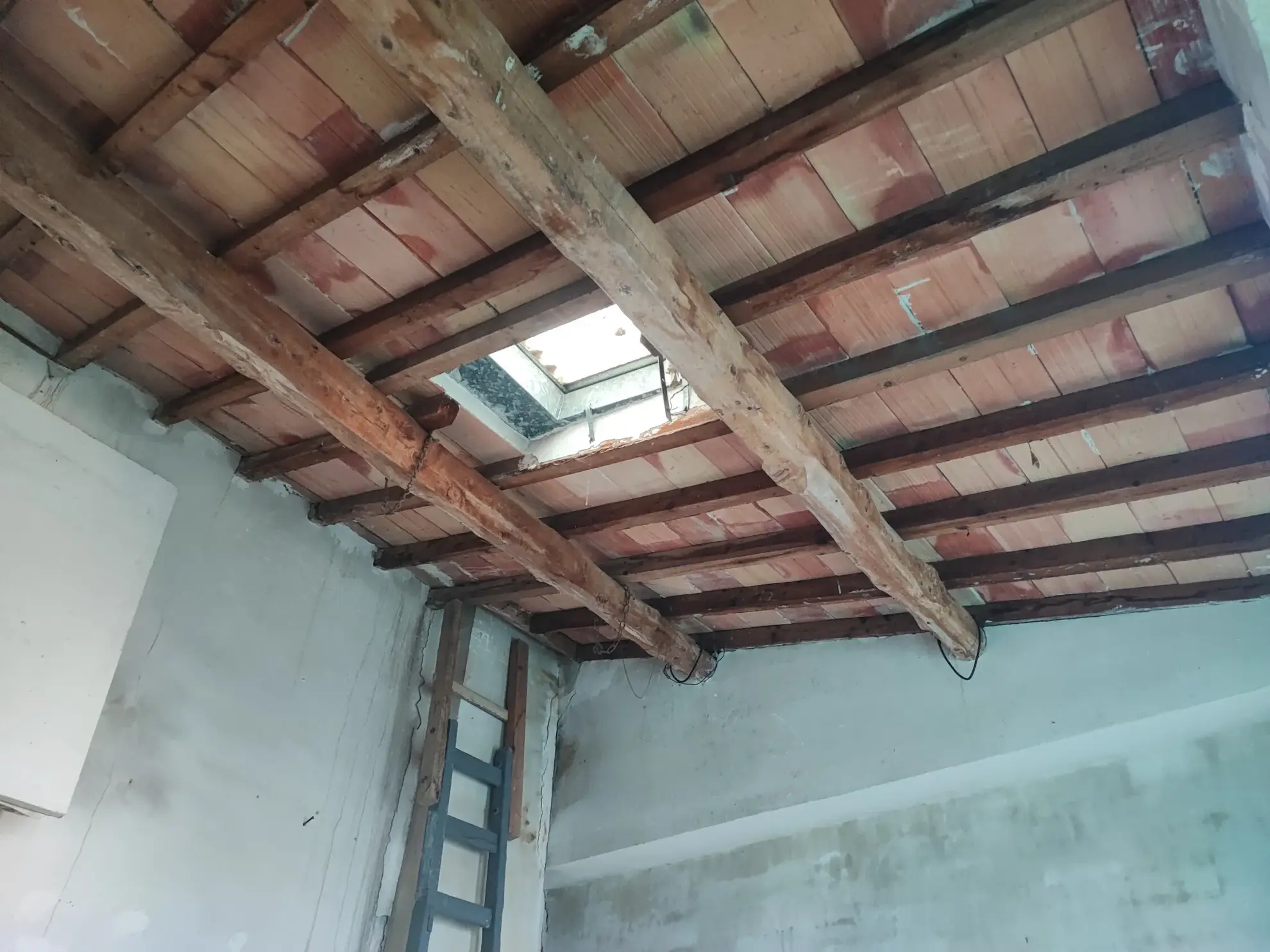 Maison de village à vendre avec potentiel de rénovation 