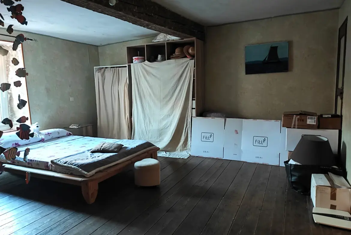 Maison de village à vendre avec potentiel de rénovation 