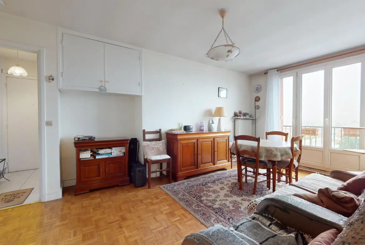 À vendre : Appartement F2 à 100 m du RER B de Drancy 