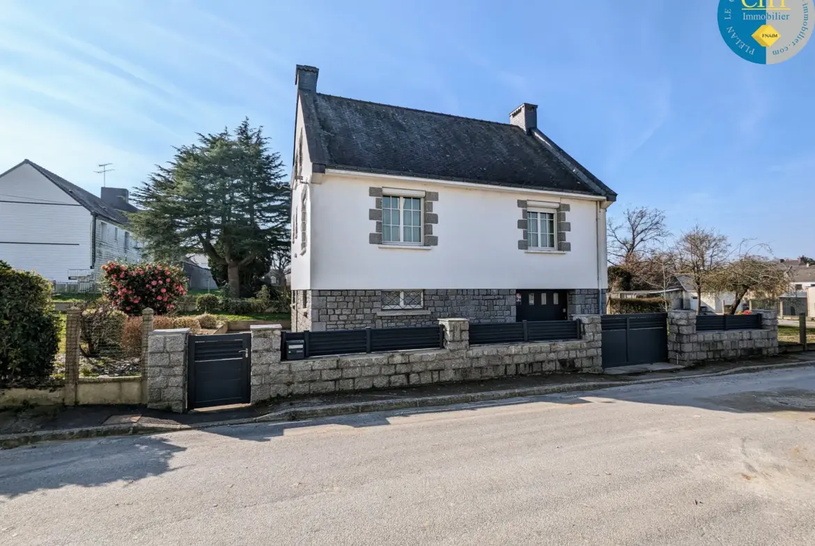 Maison à vendre à Guer - 5 pièces en centre-ville 