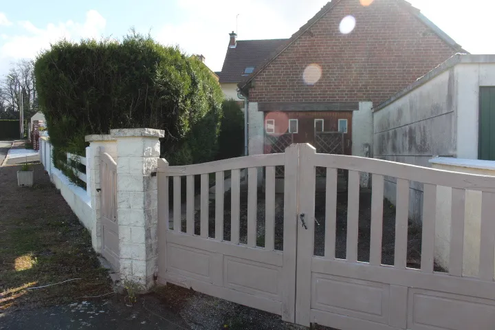 Maison avec sous-sol complet, garage et jardin à Beaucamps le Vieux 