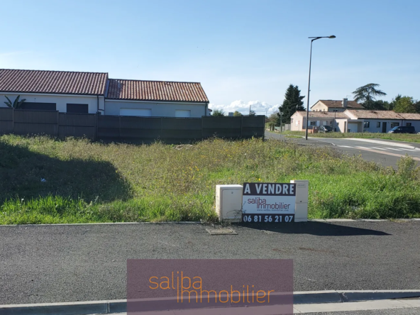 Terrain à bâtir viabilisé de 319 m² au Séquestre 