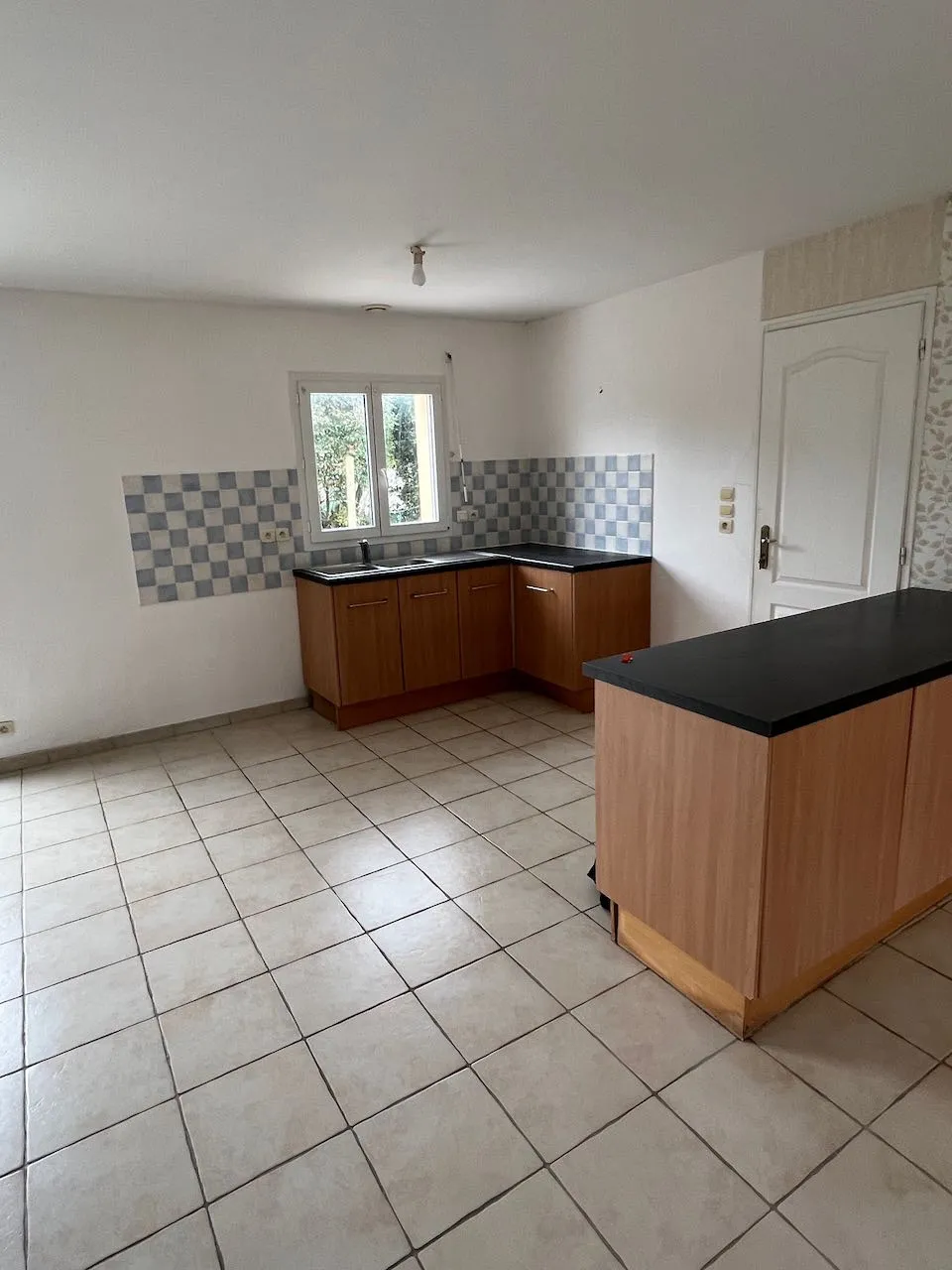 Agréable Maison de Plain-Pied à Saint-Aubin-la-Plaine 