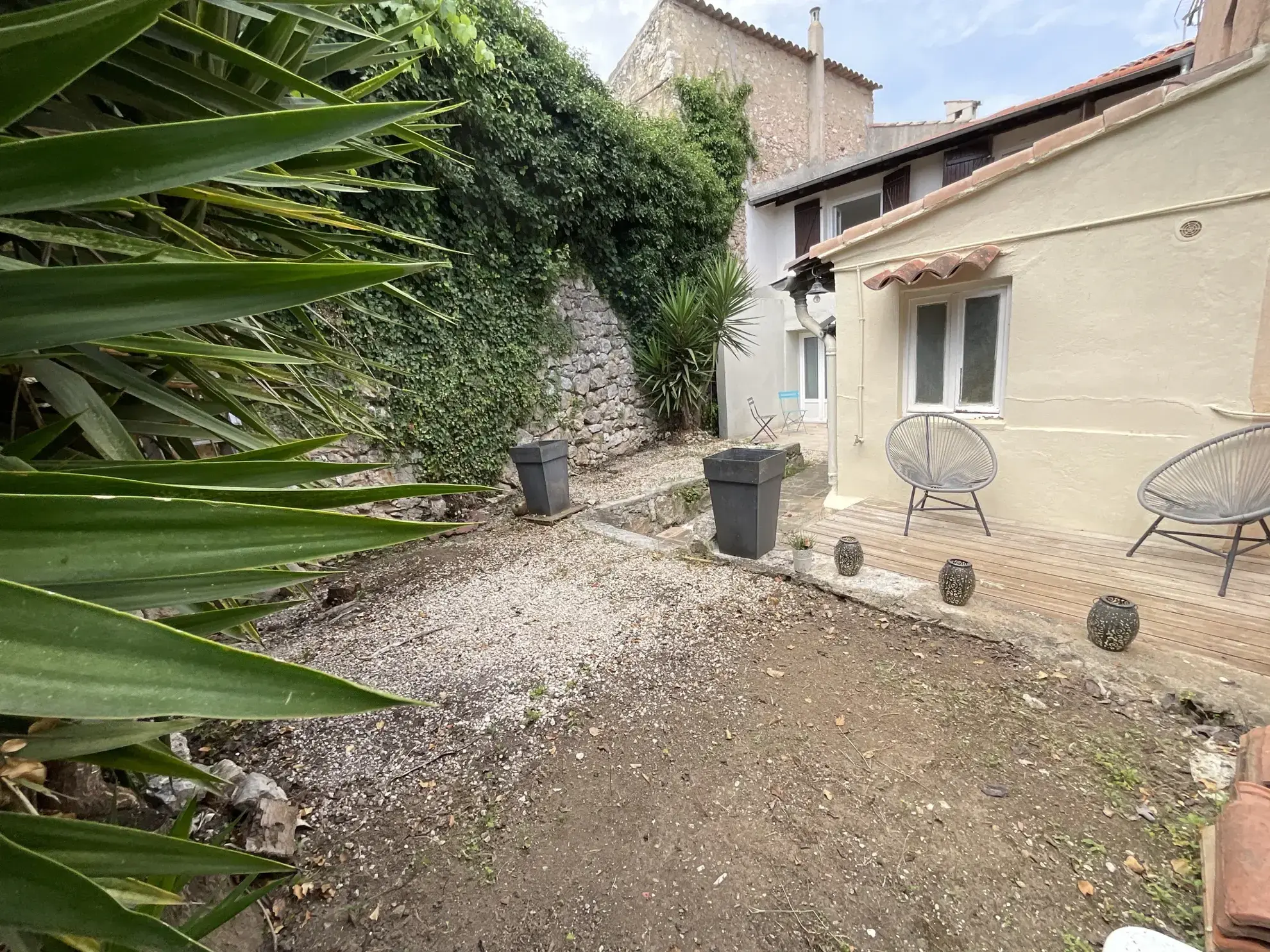 Maison de village rare avec jardin à La Gaude 
