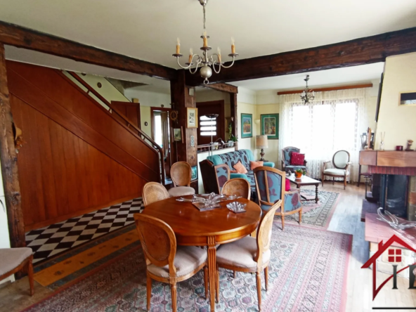 Maison de caractère à Gerbepal, 10 pièces, 277 m² avec potentiel 
