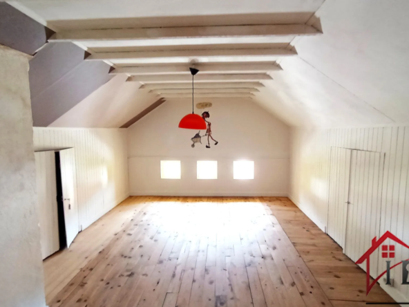 Maison de caractère à Gerbepal, 10 pièces, 277 m² avec potentiel 