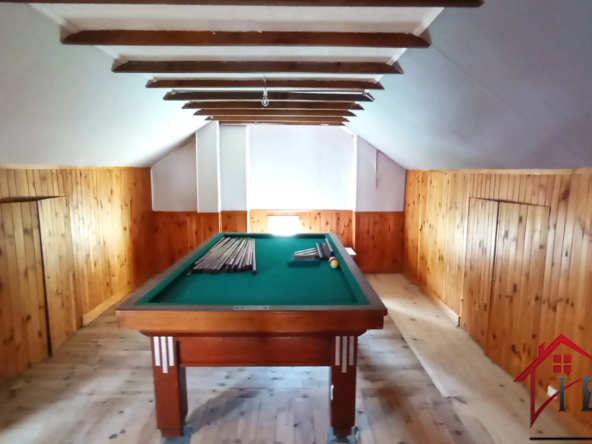 Maison de caractère à Gerbepal, 10 pièces, 277 m² avec potentiel 