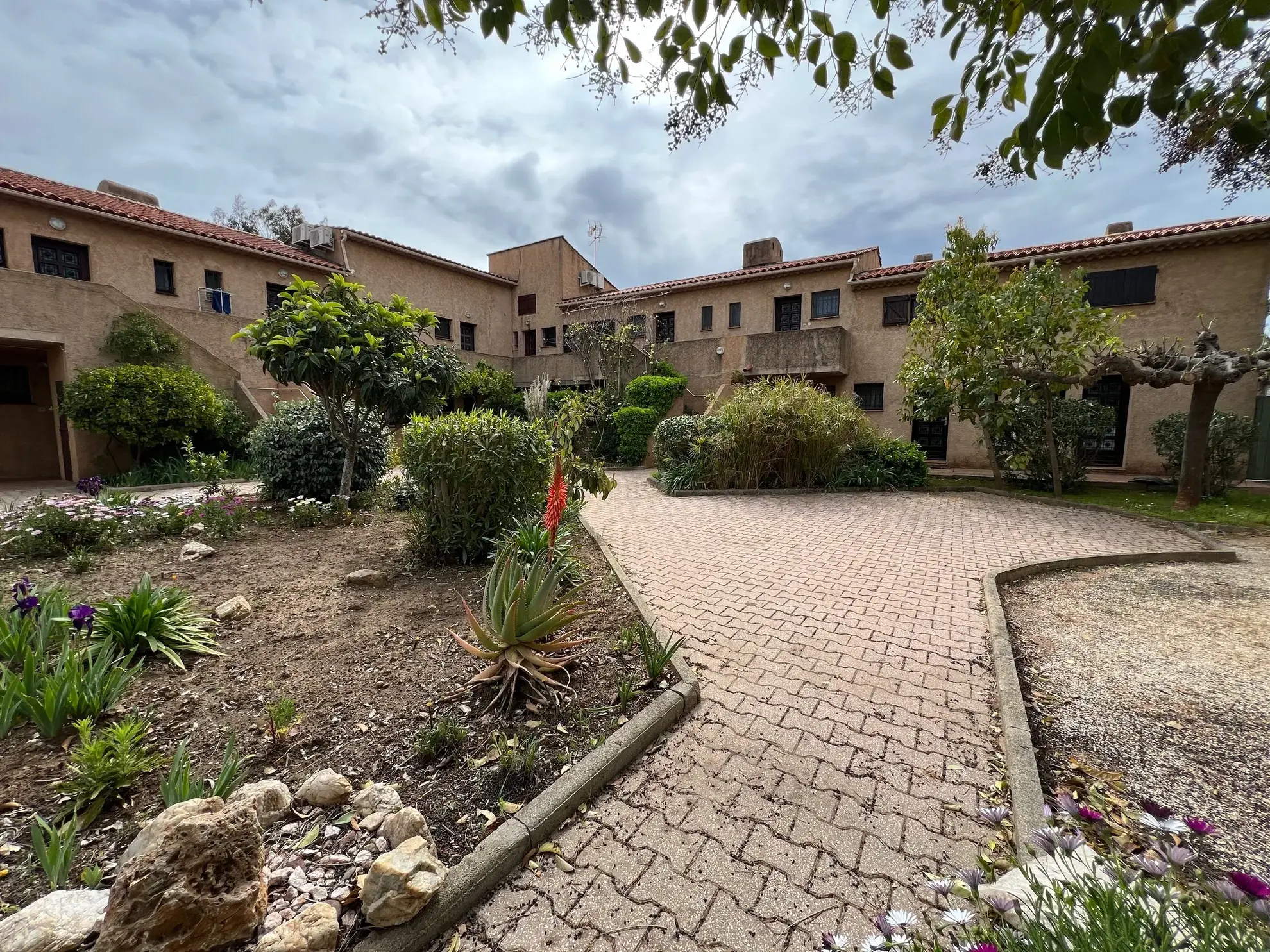 Vente d'un Appartement 2 pièces avec Terrasse et Parking à La Londe-les-Maures 