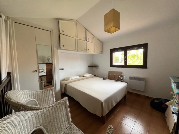 Vente d'un Appartement 2 pièces avec Terrasse et Parking à La Londe-les-Maures 