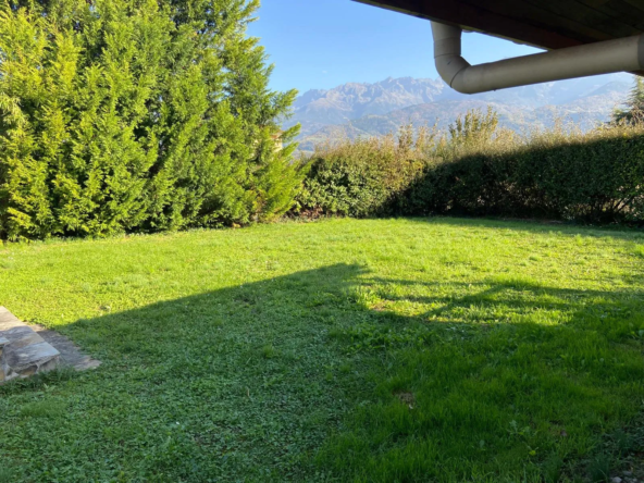 Terrain constructible de 537 m² à St-Ismier avec vue sur Belledonne 