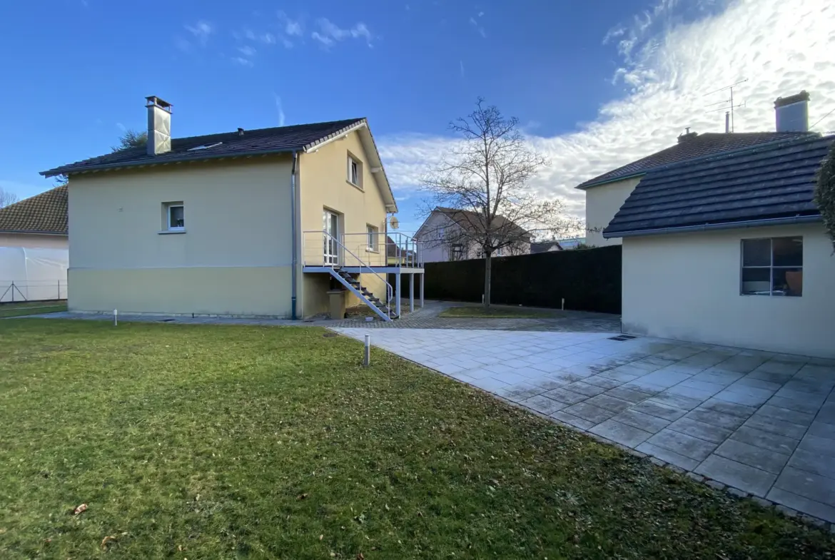 Maison spacieuse à Valdoie avec 5 chambres et jardin 