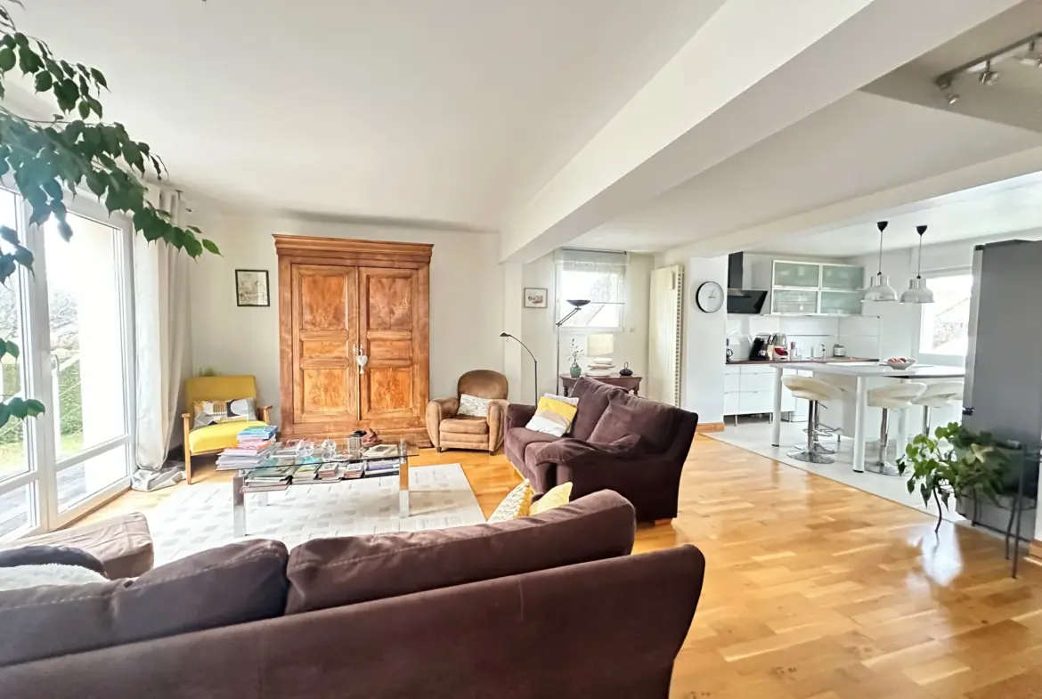 Maison spacieuse à Valdoie avec 5 chambres et jardin 