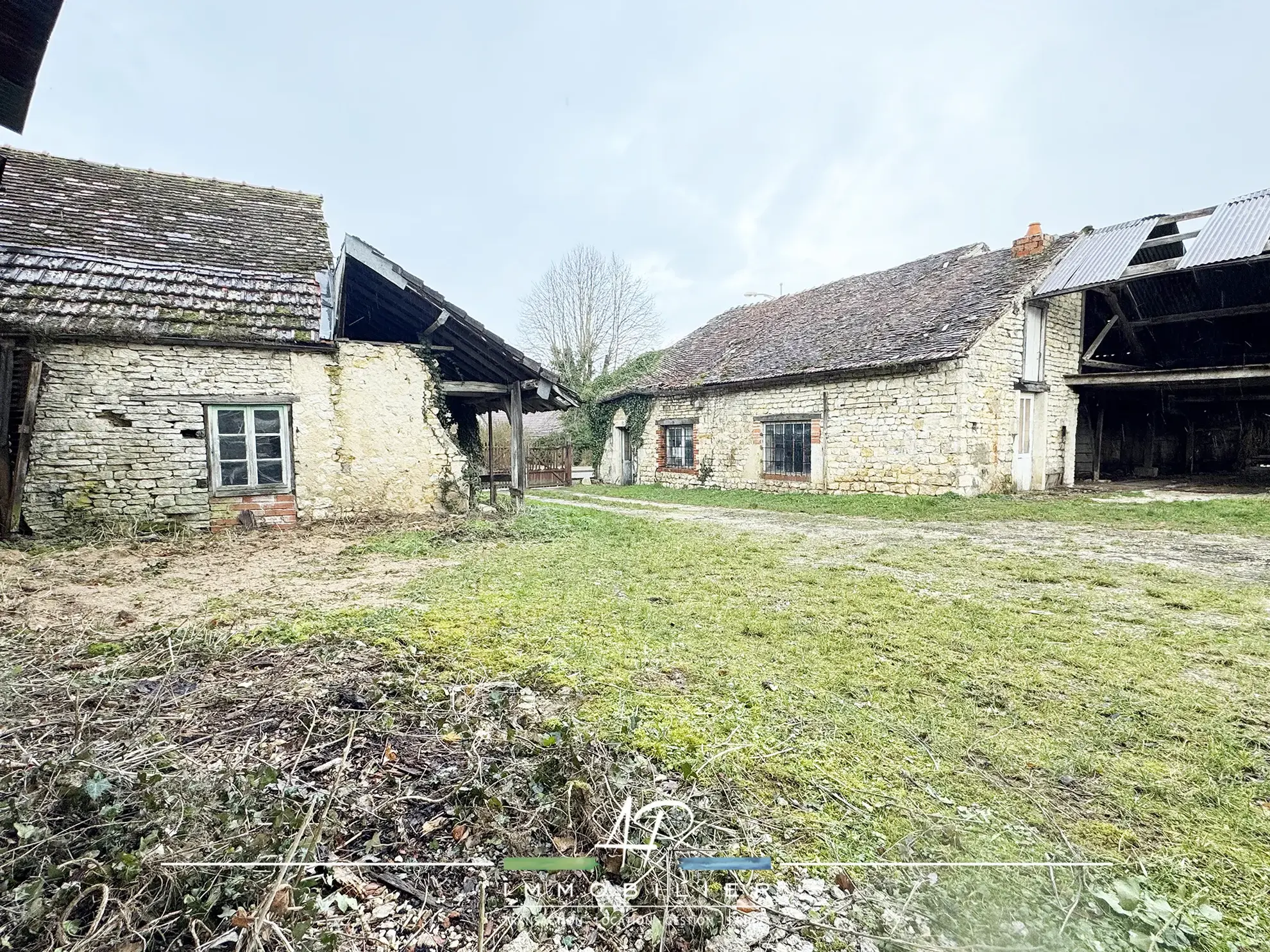 Vente de bâtiment artisanal avec annexe à Beire le Châtel 