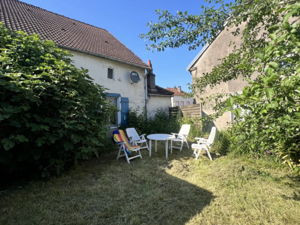Maison de village à vendre à Vernois sur Mance 