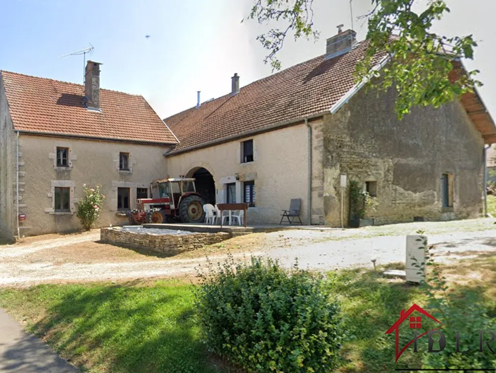 Maison individuelle de caractère année 1766 à vendre à Lambrey 
