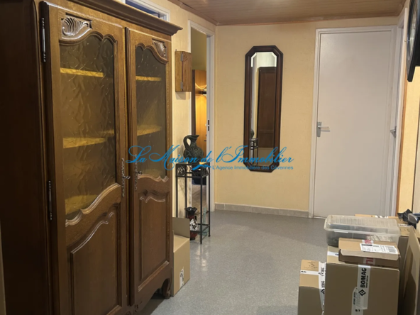 À vendre : Appartement F4 avec terrasse et parking à Alès 