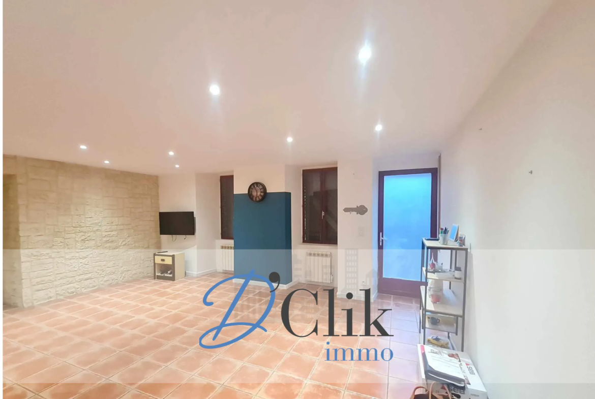 Maison en pierres de 106 m² à vendre à Montsurs 