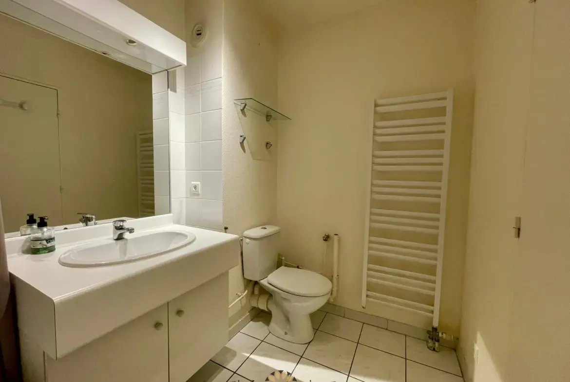 À vendre : Grand studio avec terrasse à Reims secteur Moissons 