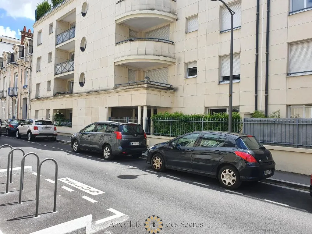 À vendre : Grand studio avec terrasse à Reims secteur Moissons 
