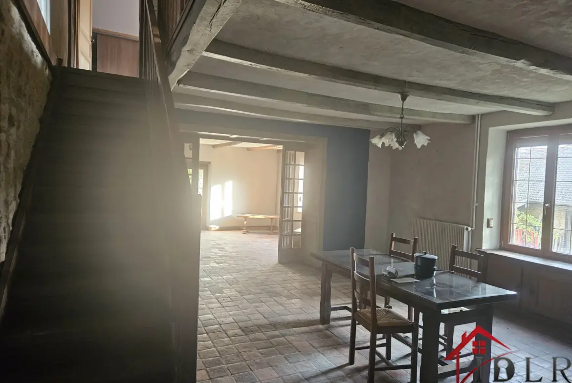 Maison rénovée de type F5 à vendre en Haute-Saône 