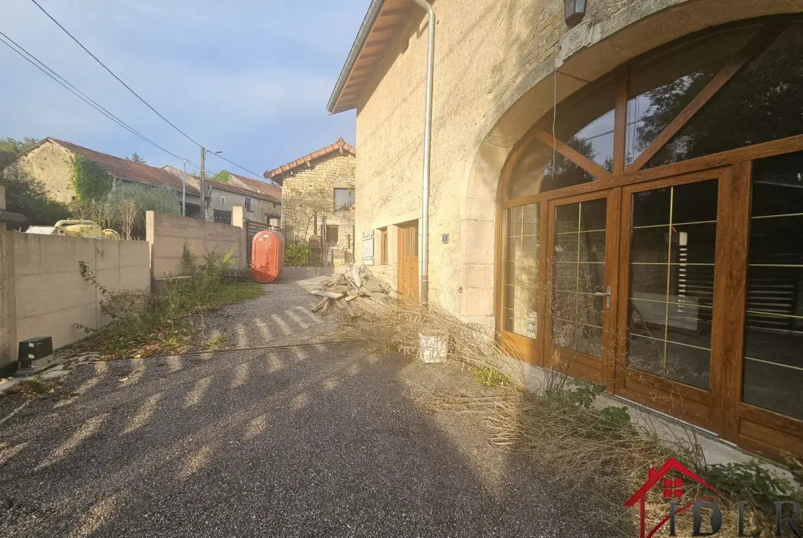 Maison rénovée de type F5 à vendre en Haute-Saône 