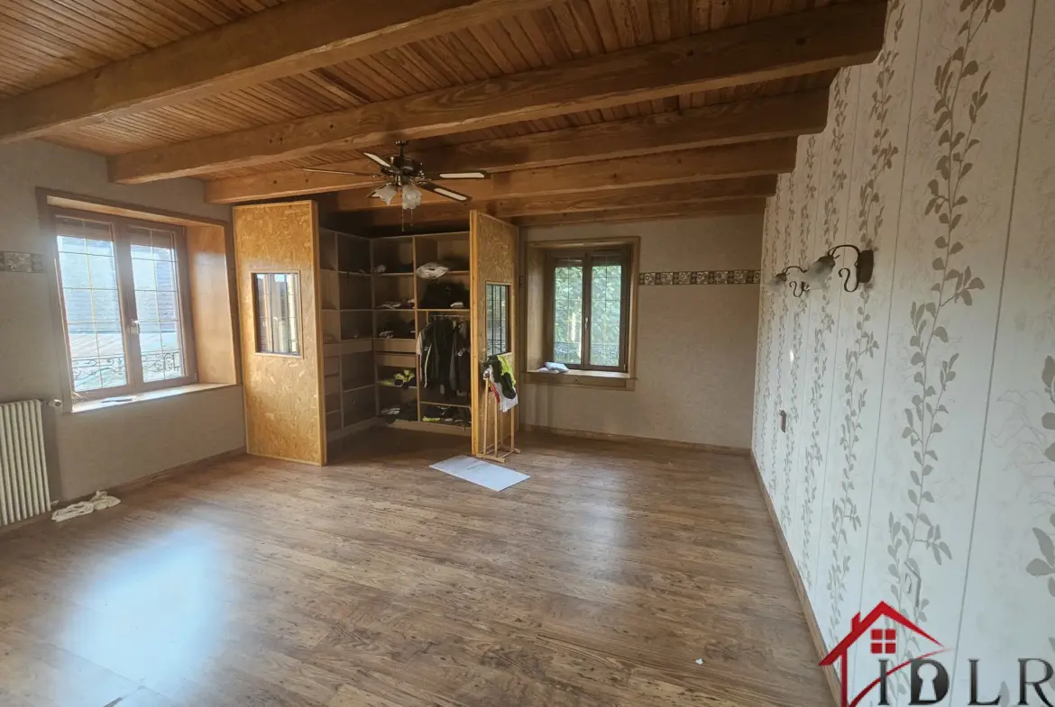 Maison rénovée de type F5 à vendre en Haute-Saône 