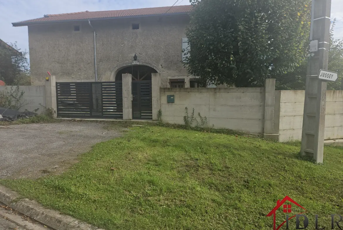 Maison rénovée de type F5 à vendre en Haute-Saône 