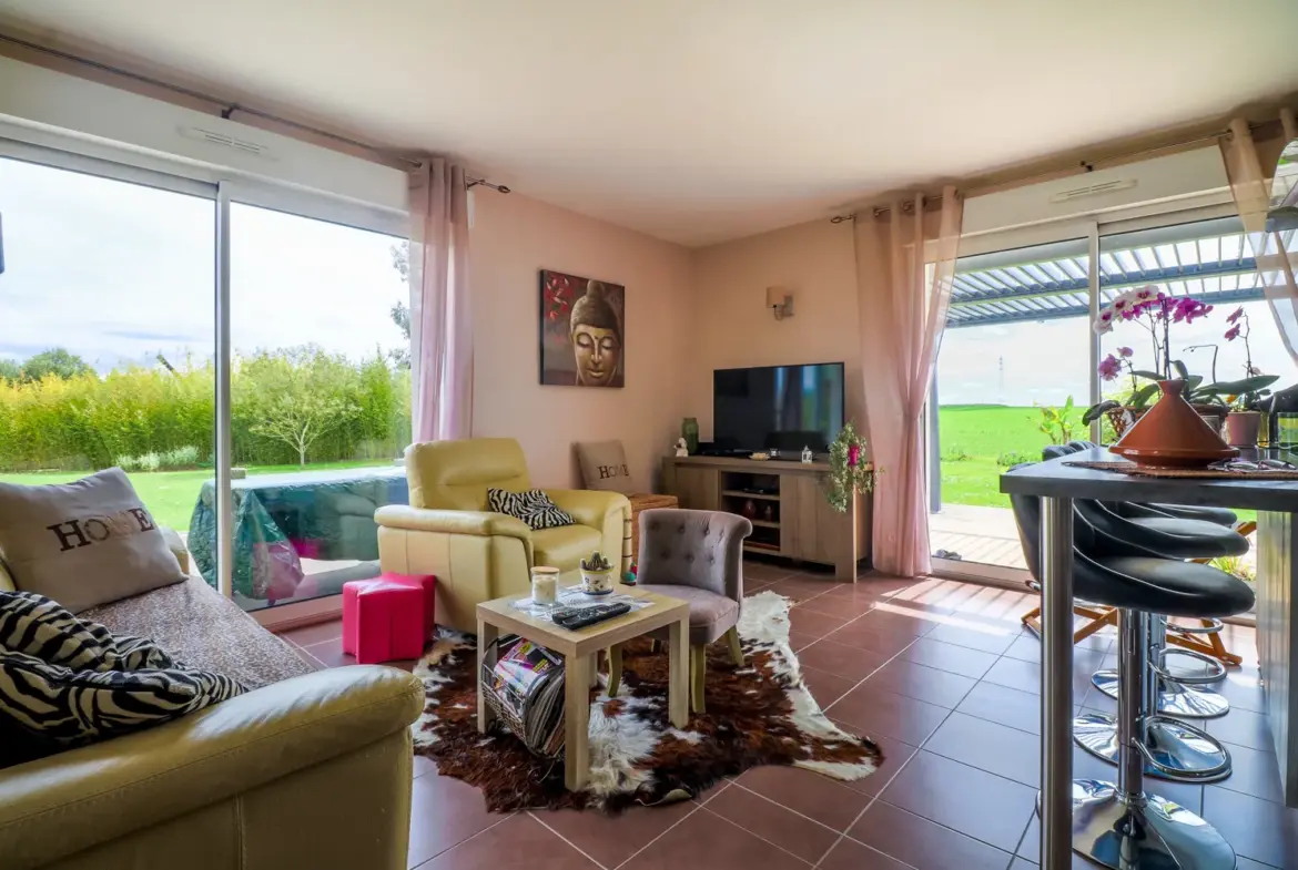 Charmante maison à vendre à Champdolent avec 4 chambres et jardin 