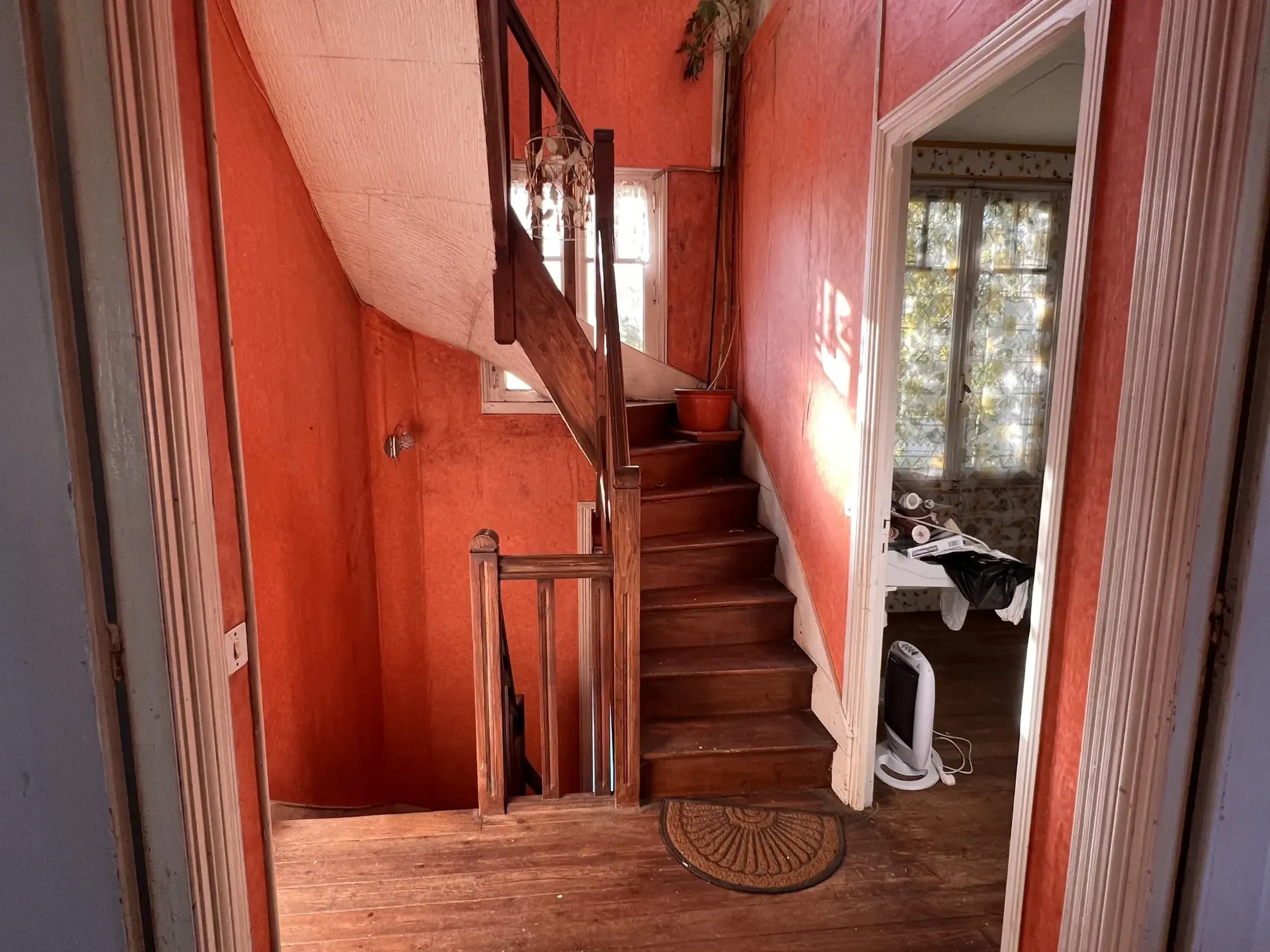 Maison de maître à rénover proche du centre de Villedieu-les-Poêles 