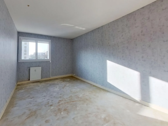 Caen, résidence Jean Racine, appartement 3 pièces avec parking et cave 