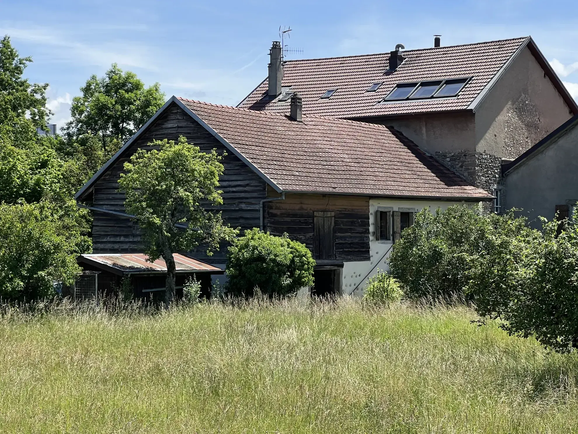 Ferme à rénover de 200 m² à vendre à VETRAZ-MONTHOUX pour 299 000 € 