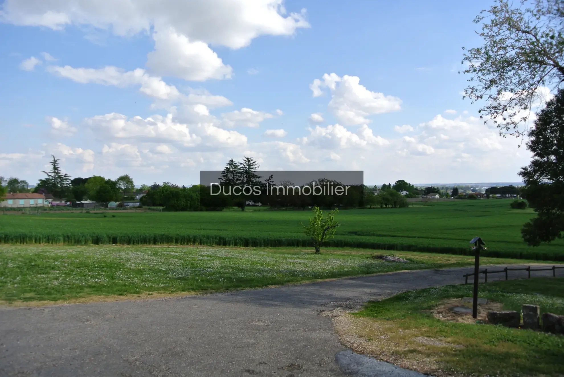 Ancienne ferme rénovée à Marmande avec 2 logements 
