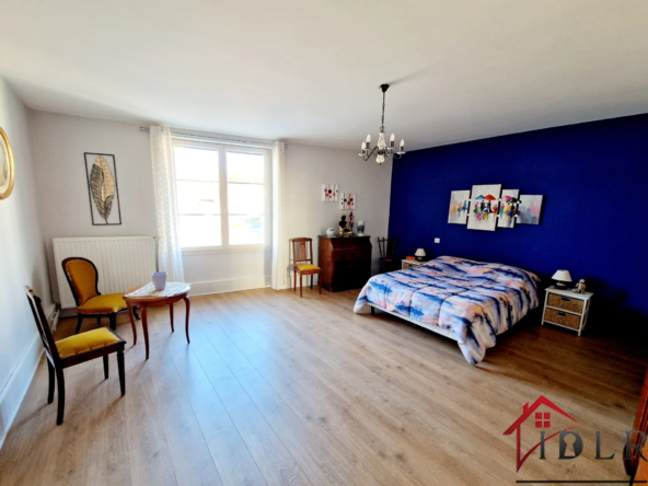 Maison de 260 m² habitables à Voisey, sans travaux 