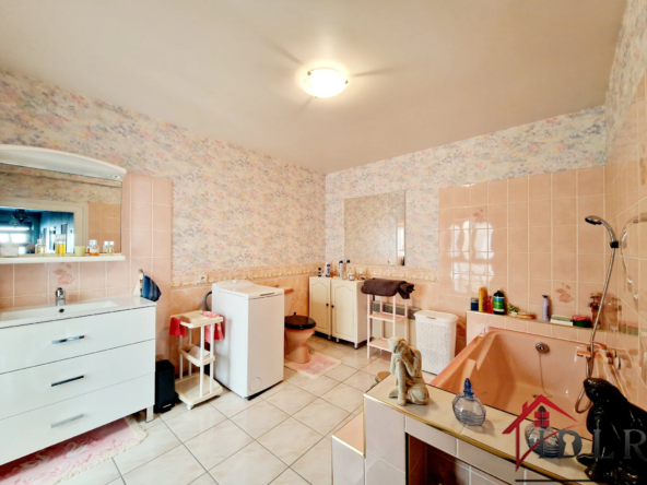 Maison de 260 m² habitables à Voisey, sans travaux 