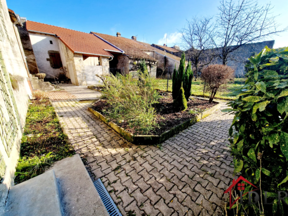 Maison de 260 m² habitables à Voisey, sans travaux 