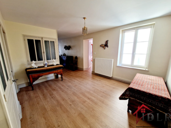 Maison de 260 m² habitables à Voisey, sans travaux 