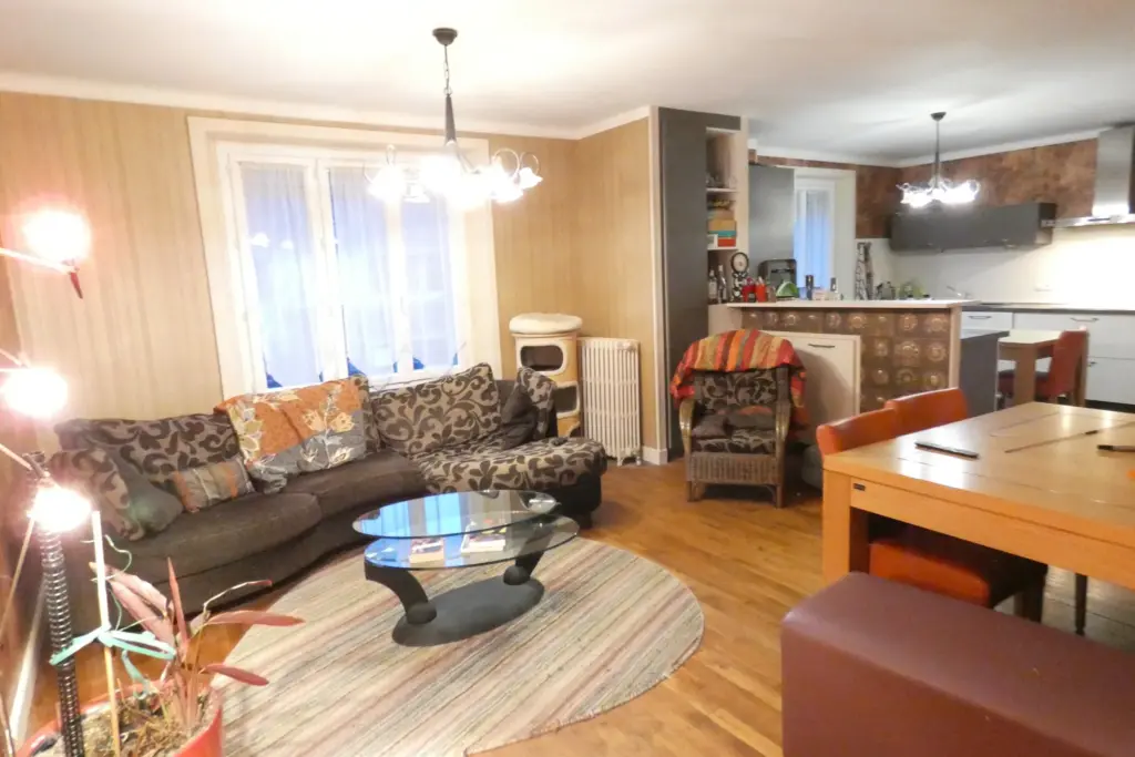 Belle et grande maison de 191 m² à Aurillac, secteur Saint Joseph
