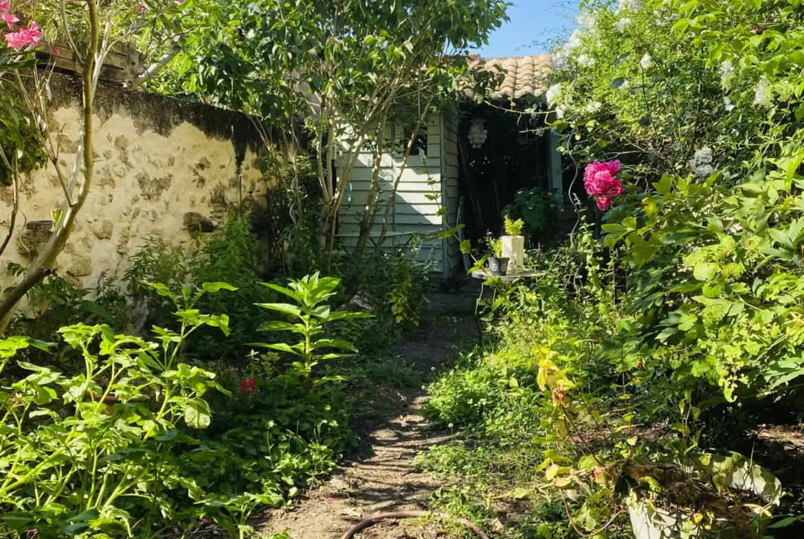 Maison de ville avec jardin à Langon - Idéale pour habitation ou investissement 