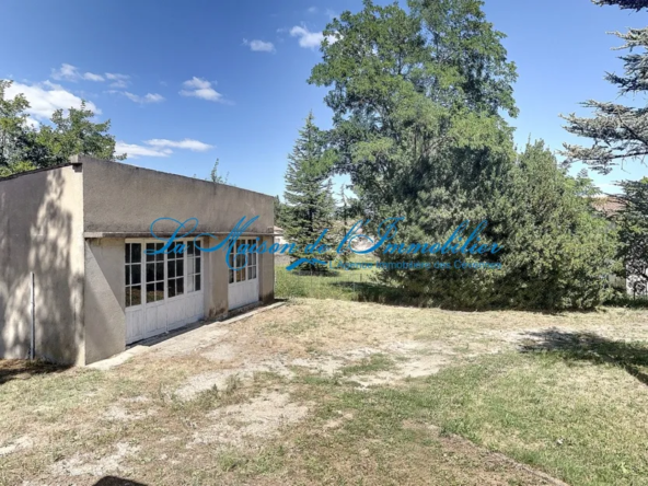 Maison plain-pied de 4 pièces sur un terrain de 2813 m² à Rousson 