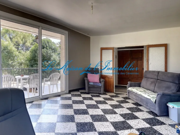 Maison plain-pied de 4 pièces sur un terrain de 2813 m² à Rousson 