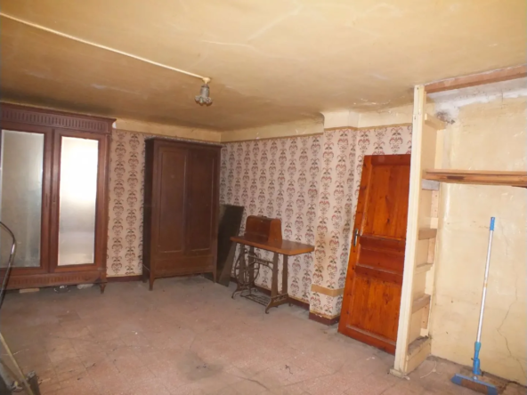 Maison de village à rénover à Fuveau - 75 m² avec dépendances 