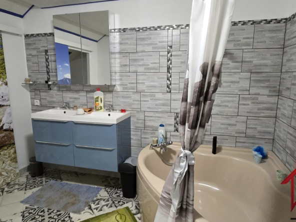 Maison de Village Rénovée de 191 m² à Baume-les-Dames 