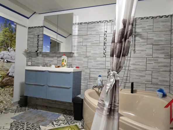 Maison de Village Rénovée de 191 m² à Baume-les-Dames 