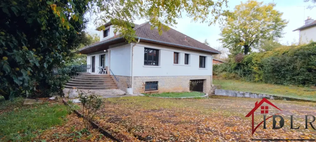 Pavillon spacieux de 175 m² avec 5 chambres à Chaumont