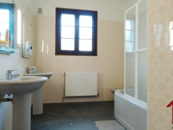Pavillon cinq chambres à vendre à Chaumont - 175 m² 