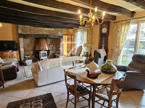 Charmante maison de caractère avec piscine à Varetz 