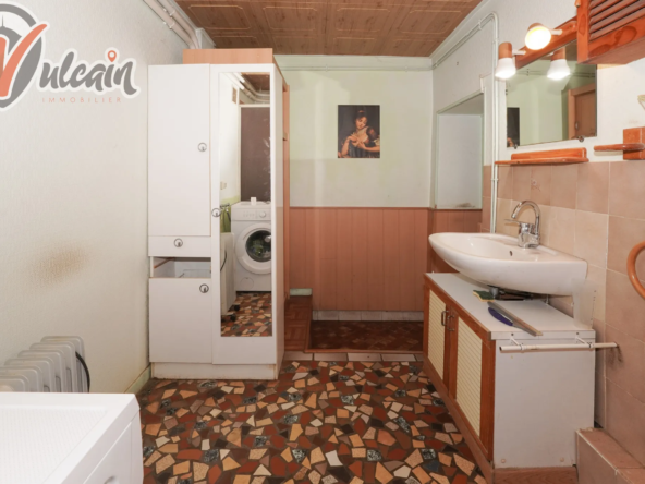 Maison de ville sur 1150 m² de terrain à Maringues 