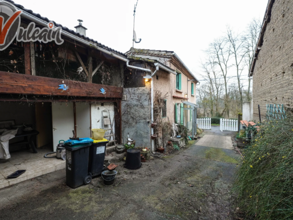 Maison de ville sur 1150 m² de terrain à Maringues 