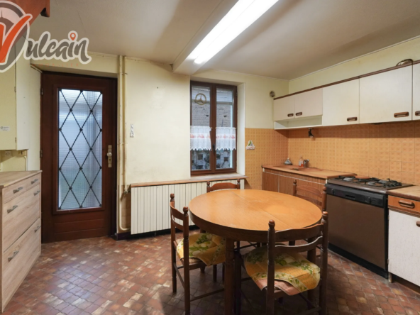 Maison de ville sur 1150 m² de terrain à Maringues 